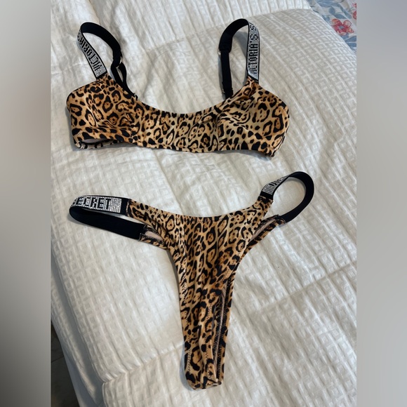 Victoria Secret SWIMSUIT NWOT Bling Thong Bikini - Picture 1 of 4